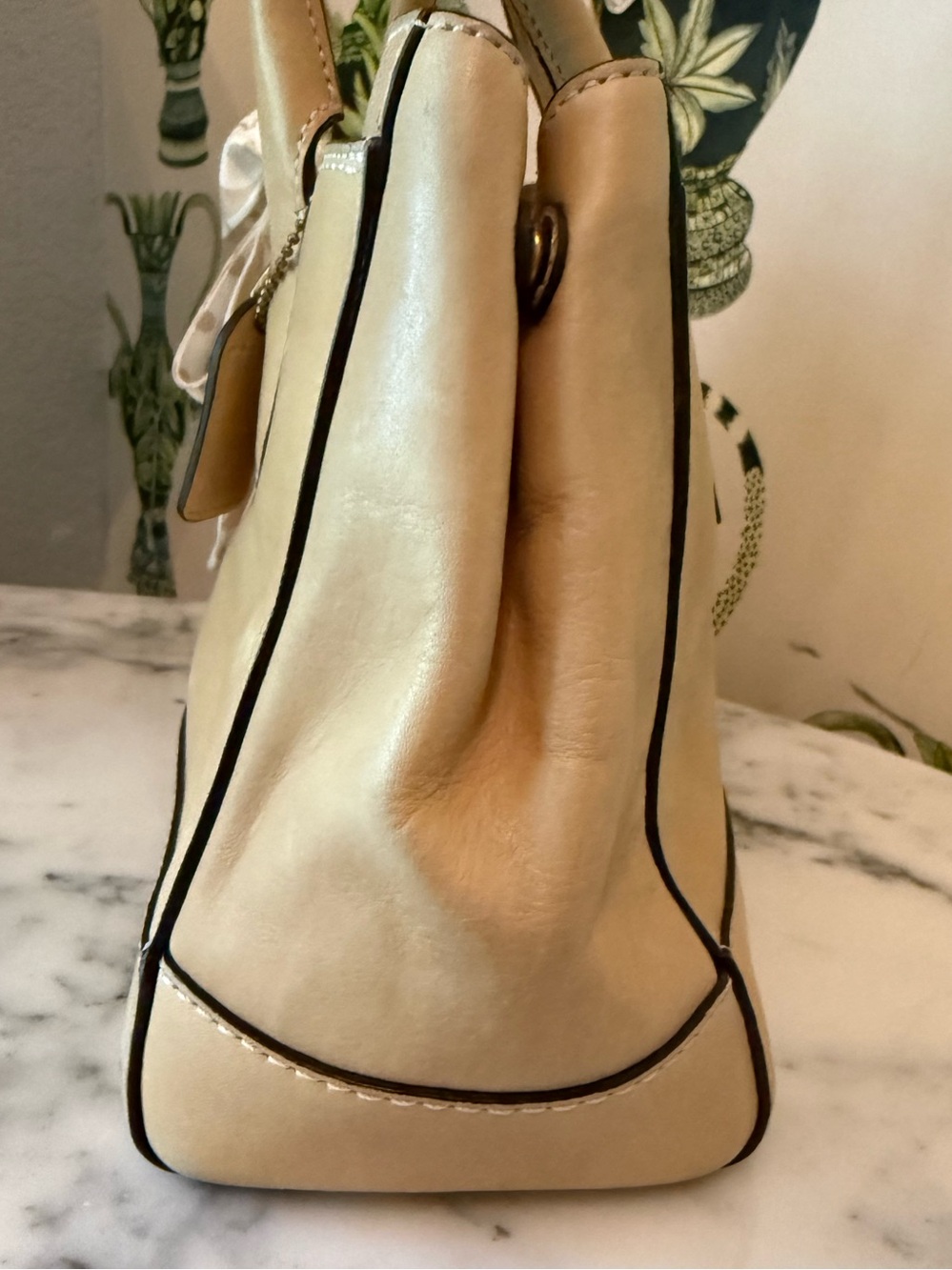 Coach Vintage Madeline Large Satchel. Smooth Blond Leather and Signature Scarf - Picture 3 of 5